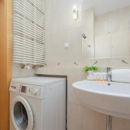 Kwiatkowskiego In Perfect For Remote Work By Renters