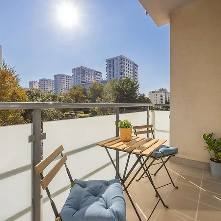 Kwiatkowskiego In Perfect For Remote Work By Renters Warsaw