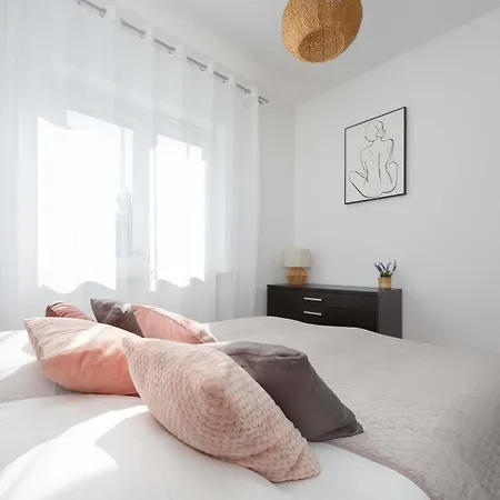 Kwiatkowskiego In Perfect For Remote Work By Renters