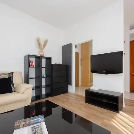 Kwiatkowskiego In Perfect For Remote Work By Renters * Varsó