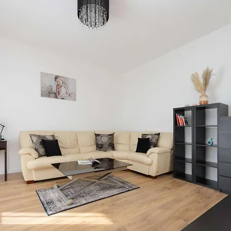 Kwiatkowskiego In Perfect For Remote Work By Renters *