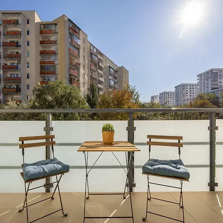 Kwiatkowskiego In Perfect For Remote Work By Renters Apartman Varsó